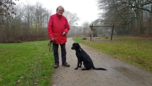 Michael Wolff aus Volksdorf mit seiner Hündin „Amy“.