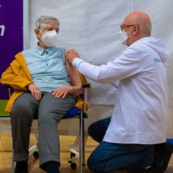 Corona Impfstart in Hamburg im Hospital zum Heiligen Geist in Poppenbüttel