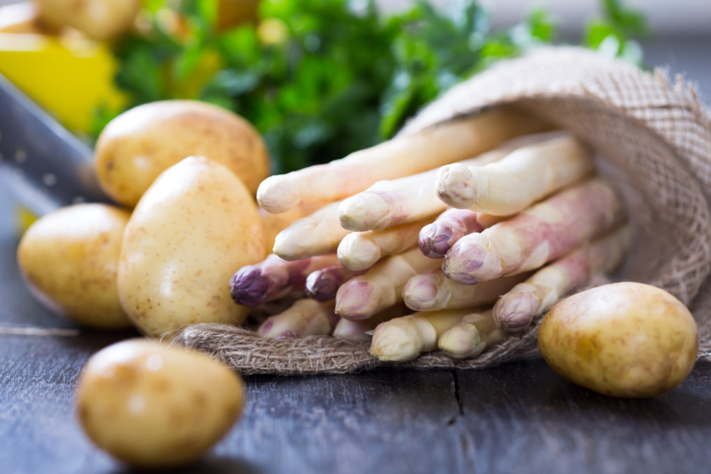 Spargel und Kartoffeln gehören zusammen