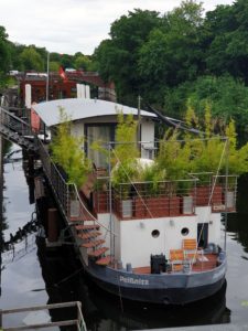 Veloroute 6, Hausboote auf dem Eilbekkanal