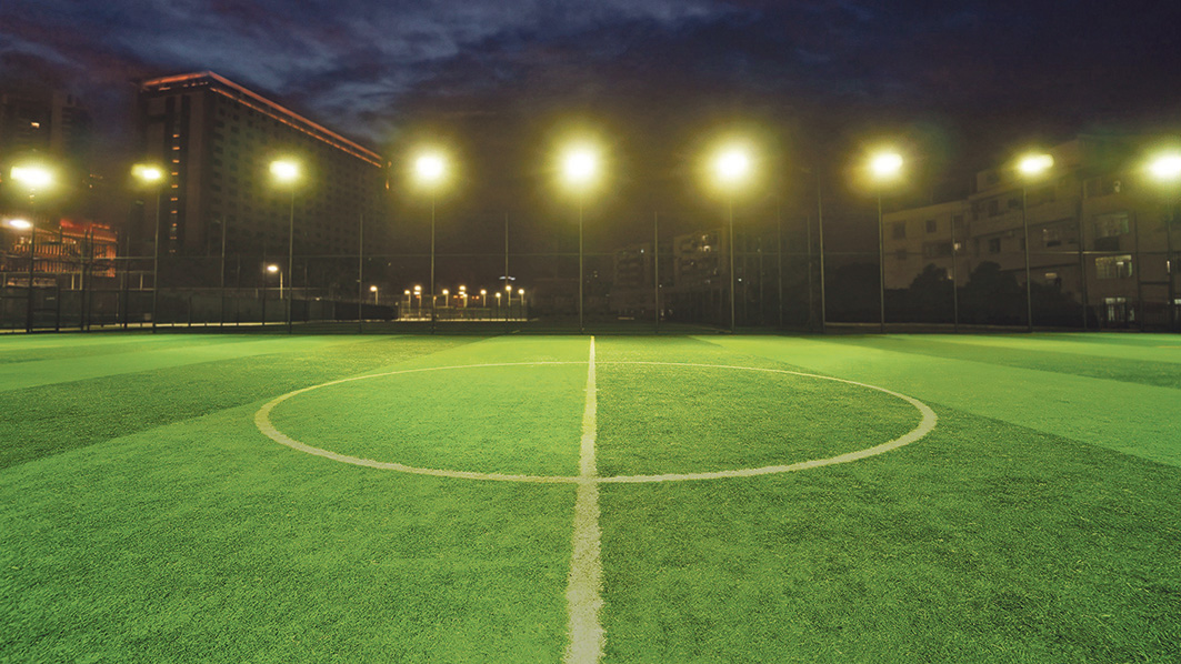 Flutlicht ist für Sportvereine ein Energiefresser.